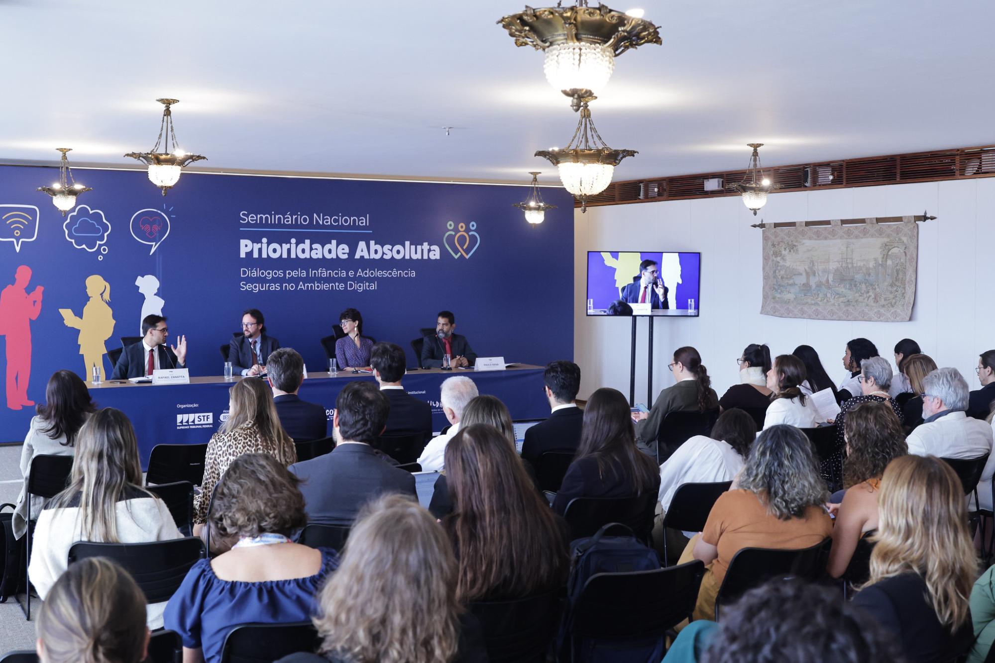 http://Data%20Privacy%20Brasil%20participa%20do%20Seminário%20Nacional%20“Prioridade%20Absoluta”%20no%20Supremo%20Tribunal%20Federal